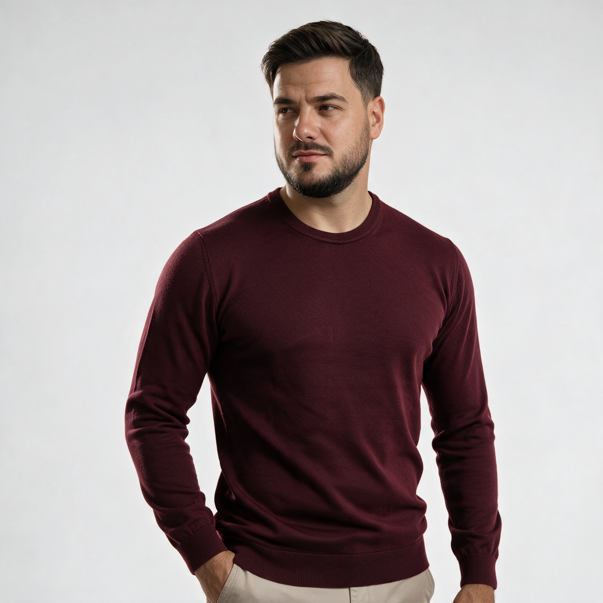 Bordo muški džemper sa okruglim izrezom – model spreda, do pojasa