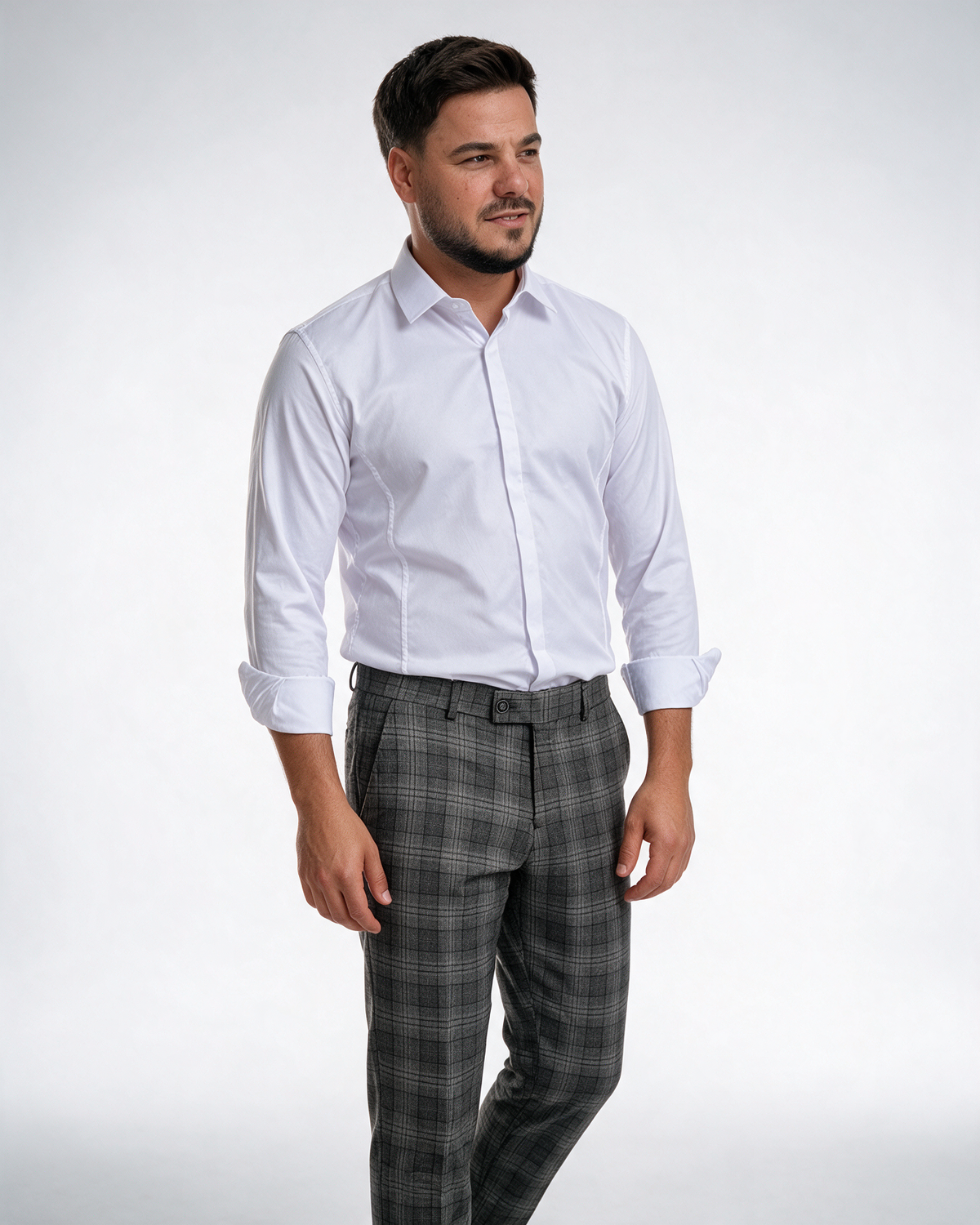 Muške sivo-braon karirane pantalone Lago sa uskim krojem, elastinom, kosim džepovima, na modelu, celo telo